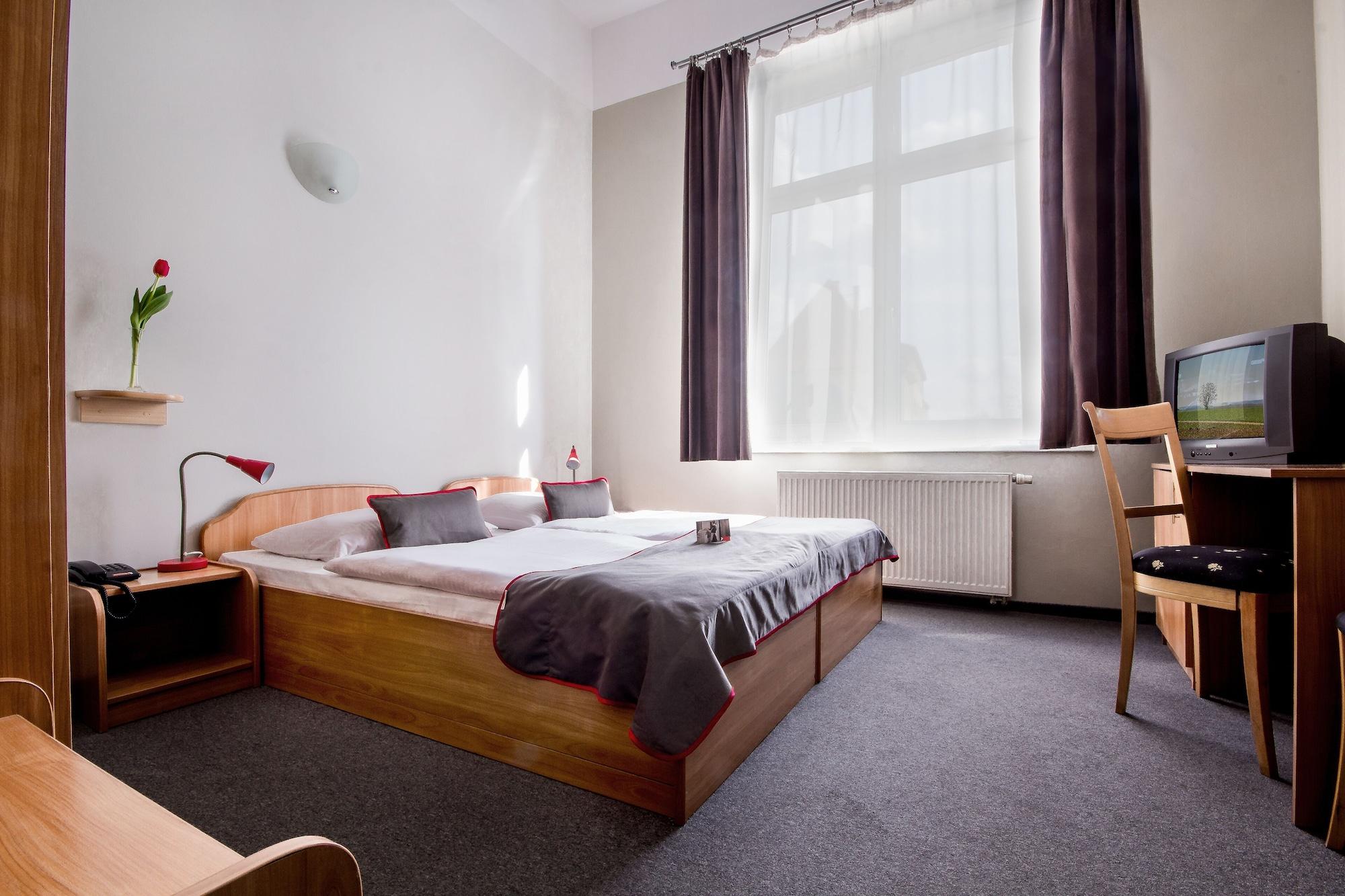 Hotel Diament Economy Gliwice Buitenkant foto