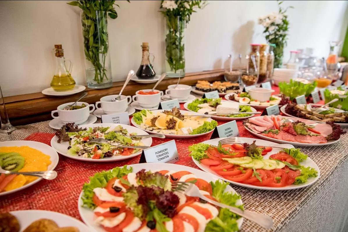 Hotel Diament Economy Gliwice Buitenkant foto