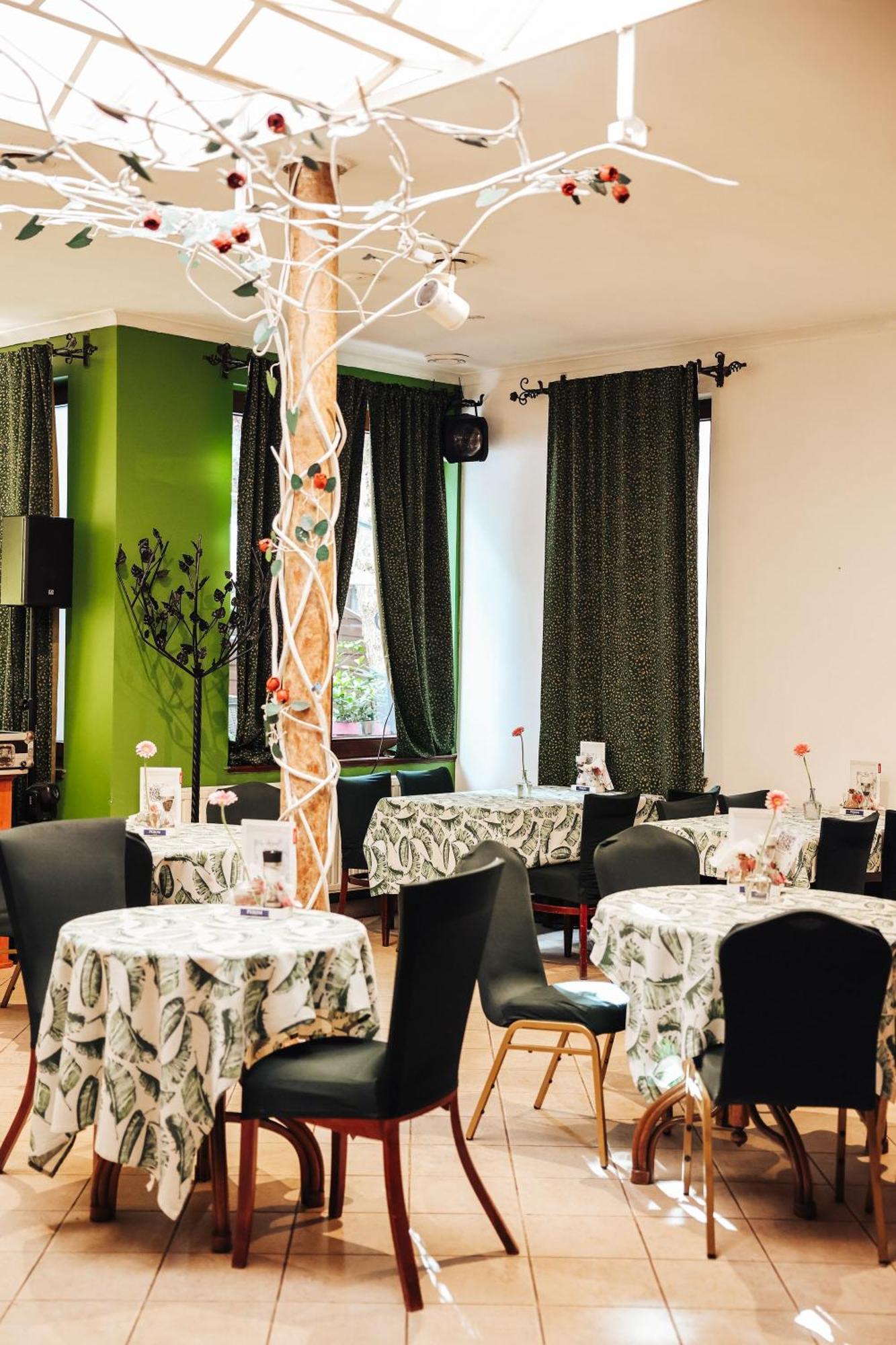 Hotel Diament Economy Gliwice Buitenkant foto