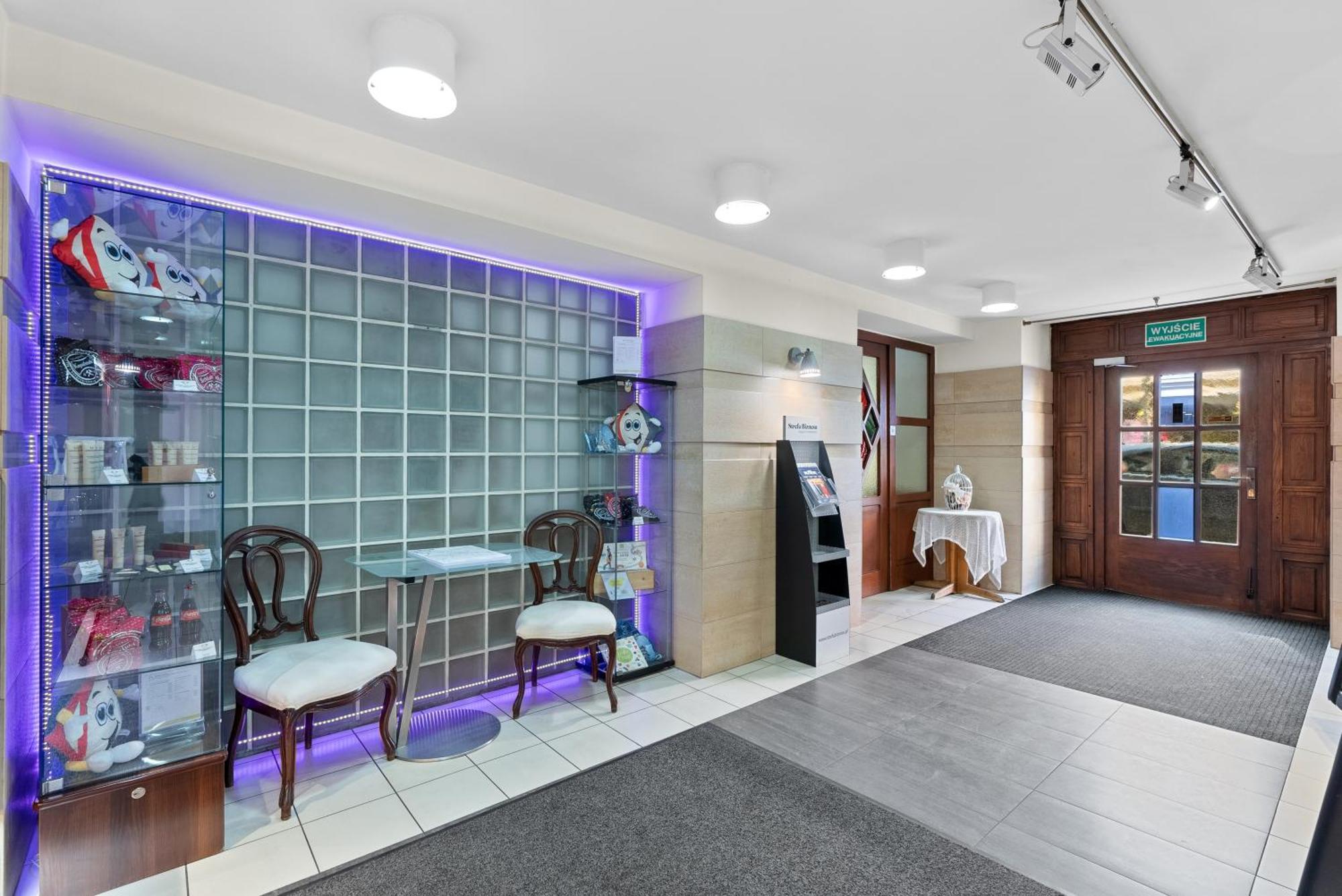 Hotel Diament Economy Gliwice Buitenkant foto