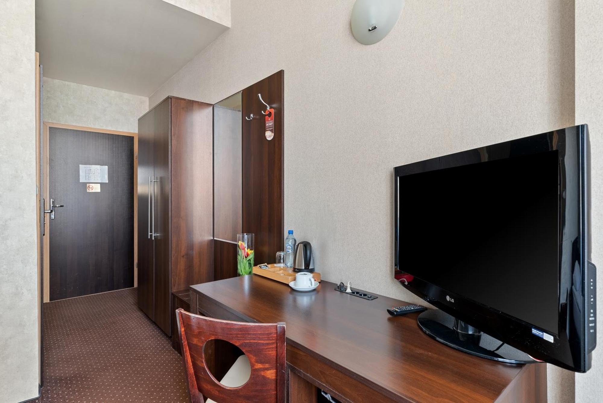 Hotel Diament Economy Gliwice Buitenkant foto