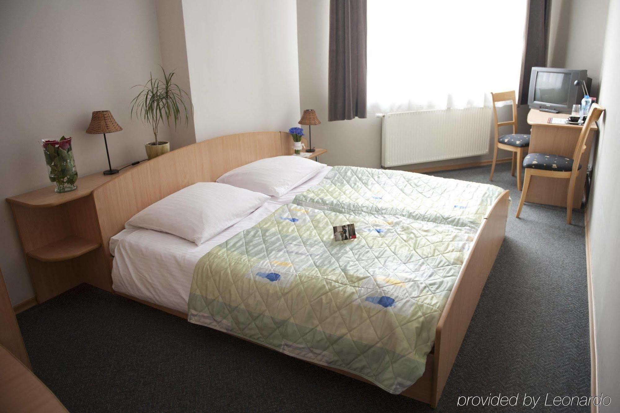 Hotel Diament Economy Gliwice Buitenkant foto