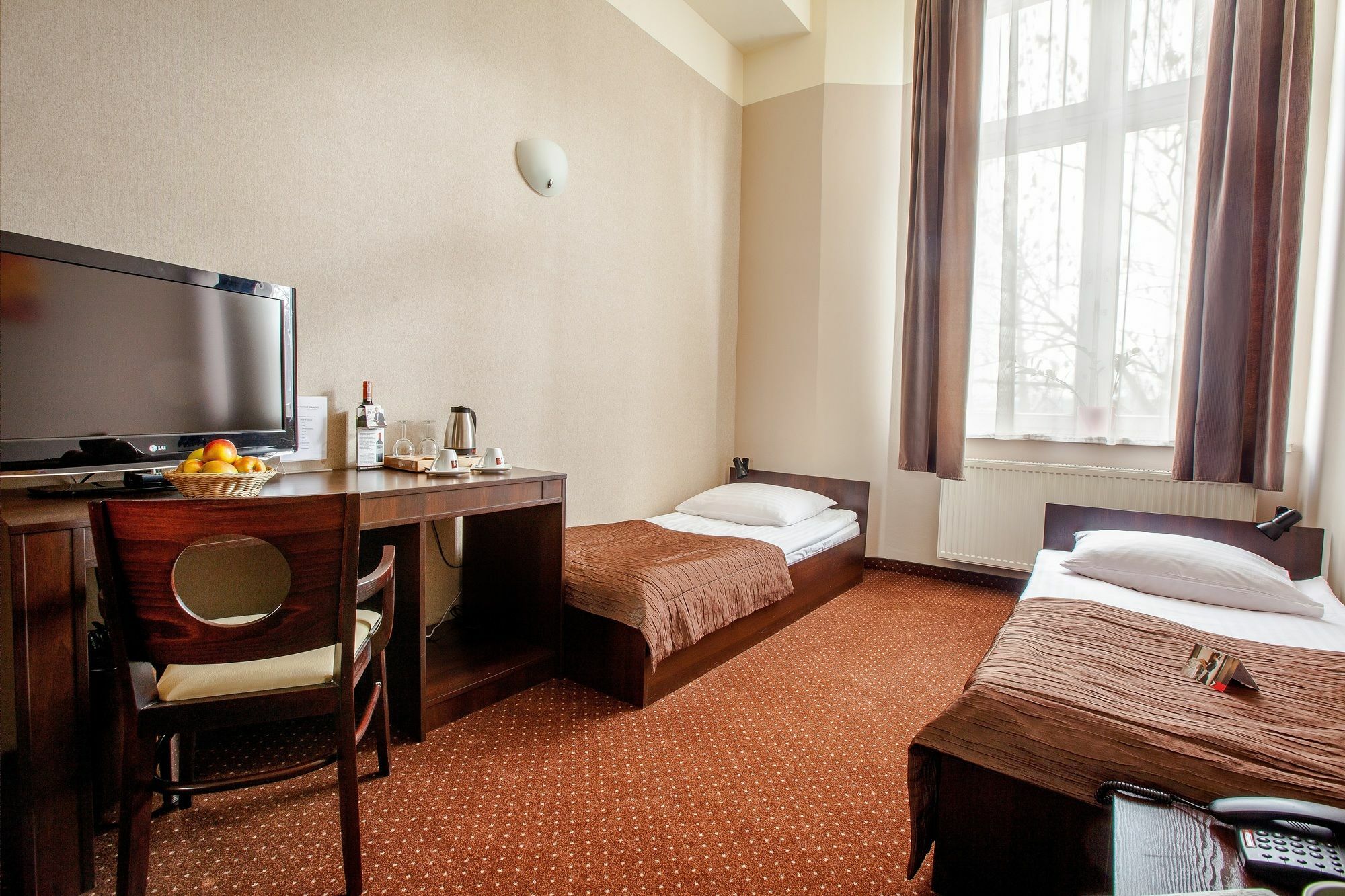 Hotel Diament Economy Gliwice Buitenkant foto